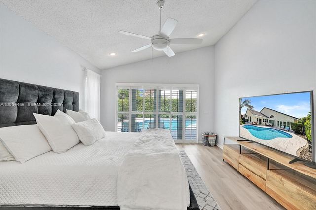 2863 E Abiaca Circle, Davie, FL 33328