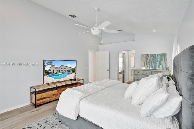2863 E Abiaca Circle, Davie, FL 33328