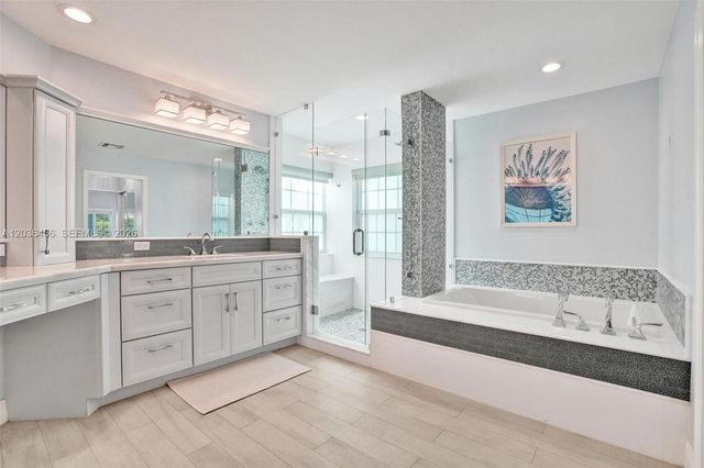 2863 E Abiaca Circle, Davie, FL 33328