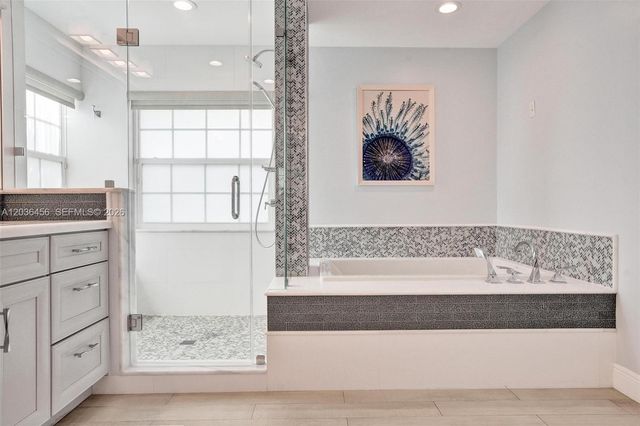 2863 E Abiaca Circle, Davie, FL 33328