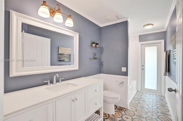 2863 E Abiaca Circle, Davie, FL 33328