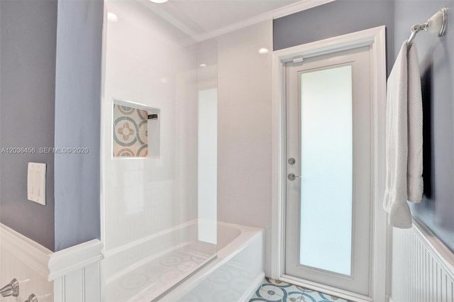 2863 E Abiaca Circle, Davie, FL 33328