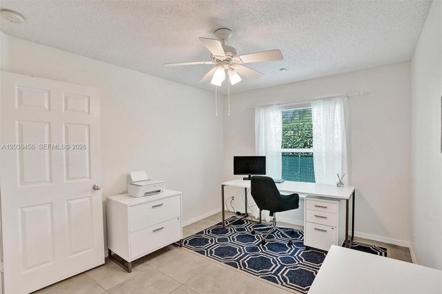 2863 E Abiaca Circle, Davie, FL 33328