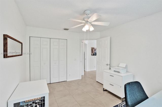 2863 E Abiaca Circle, Davie, FL 33328