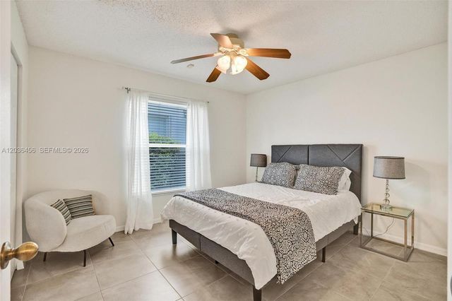 2863 E Abiaca Circle, Davie, FL 33328