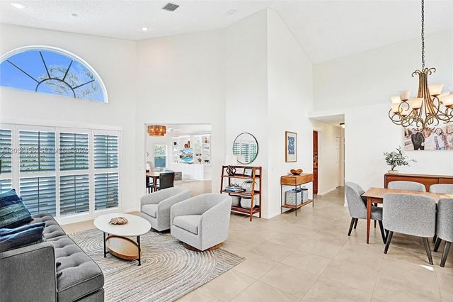2863 E Abiaca Circle, Davie, FL 33328
