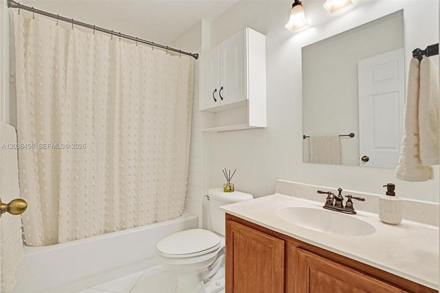 2863 E Abiaca Circle, Davie, FL 33328