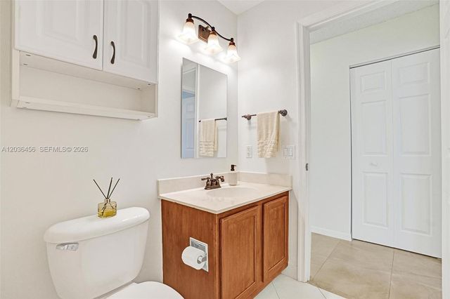 2863 E Abiaca Circle, Davie, FL 33328