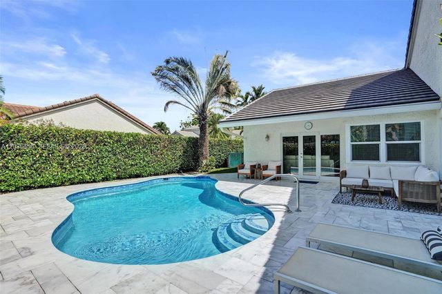 2863 E Abiaca Circle, Davie, FL 33328