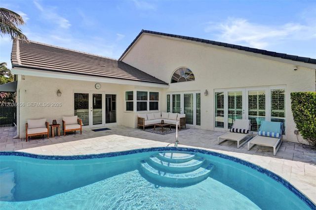2863 E Abiaca Circle, Davie, FL 33328