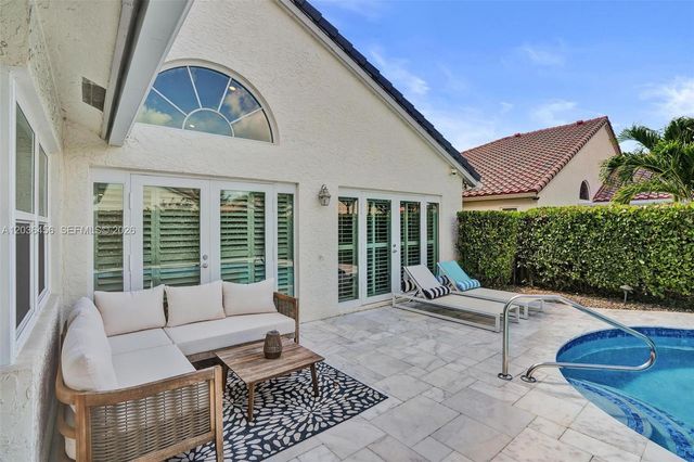 2863 E Abiaca Circle, Davie, FL 33328