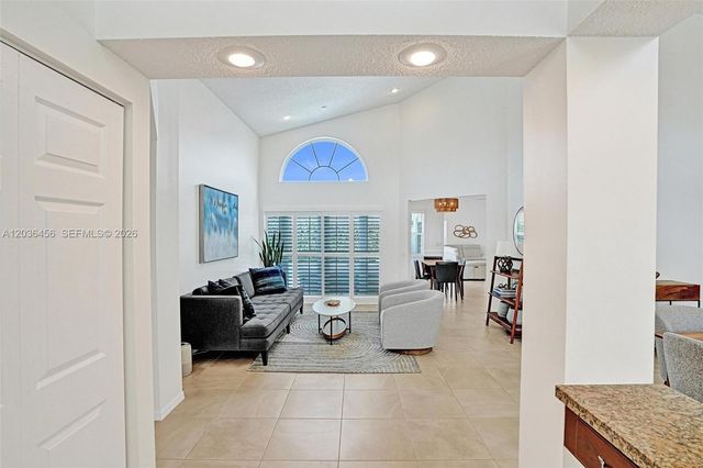 2863 E Abiaca Circle, Davie, FL 33328