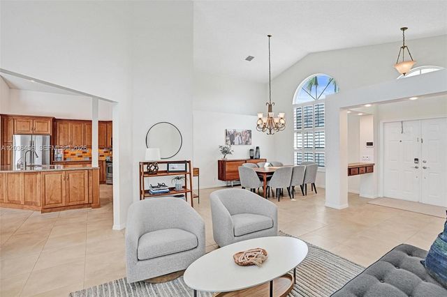 2863 E Abiaca Circle, Davie, FL 33328