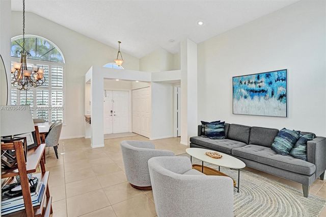2863 E Abiaca Circle, Davie, FL 33328