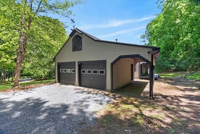 67 Chmura Rd, Hadley, MA 01035