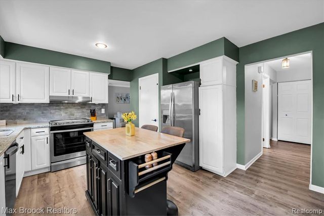 24248 Hampton Hill Street, Novi, MI 48375