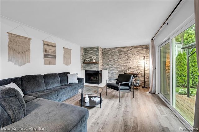 24248 Hampton Hill Street, Novi, MI 48375