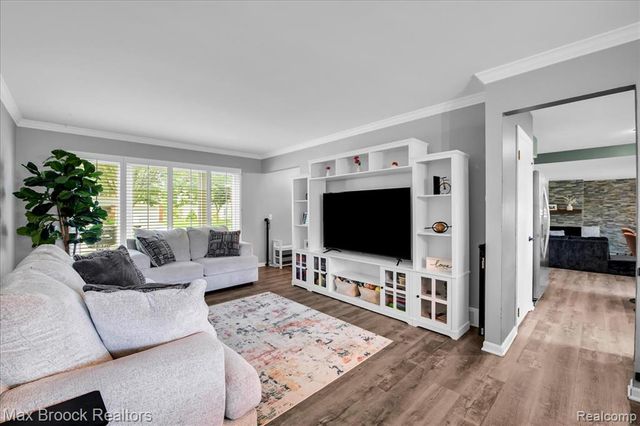 24248 Hampton Hill Street, Novi, MI 48375