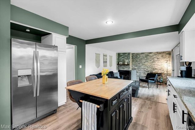 24248 Hampton Hill Street, Novi, MI 48375