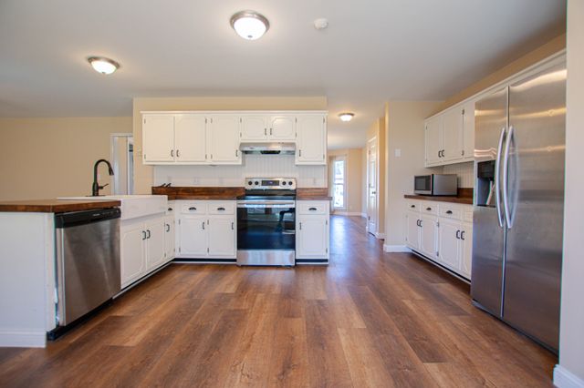 3303 N Henderson Way, Clarksville, TN 37042