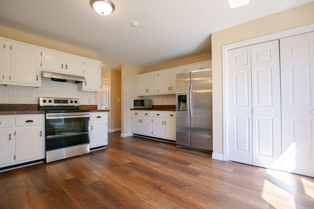 3303 N Henderson Way, Clarksville, TN 37042