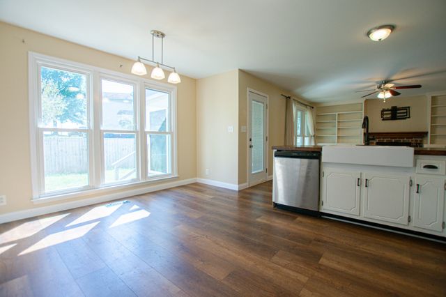 3303 N Henderson Way, Clarksville, TN 37042