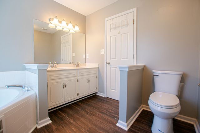 3303 N Henderson Way, Clarksville, TN 37042