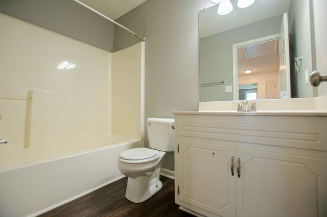 3303 N Henderson Way, Clarksville, TN 37042