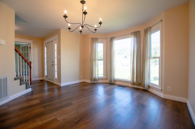 3303 N Henderson Way, Clarksville, TN 37042