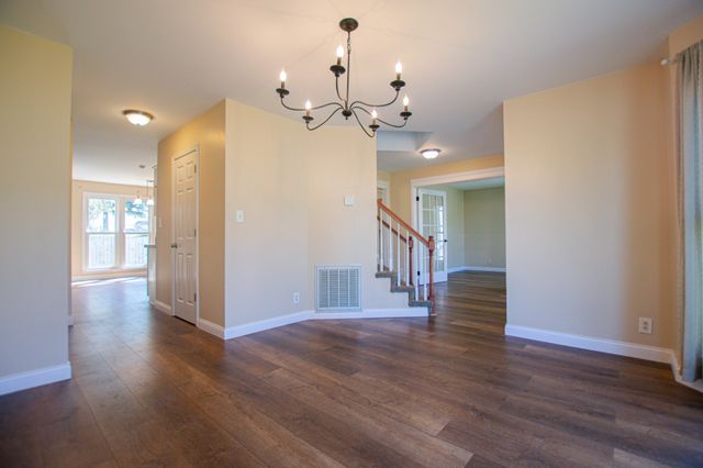 3303 N Henderson Way, Clarksville, TN 37042