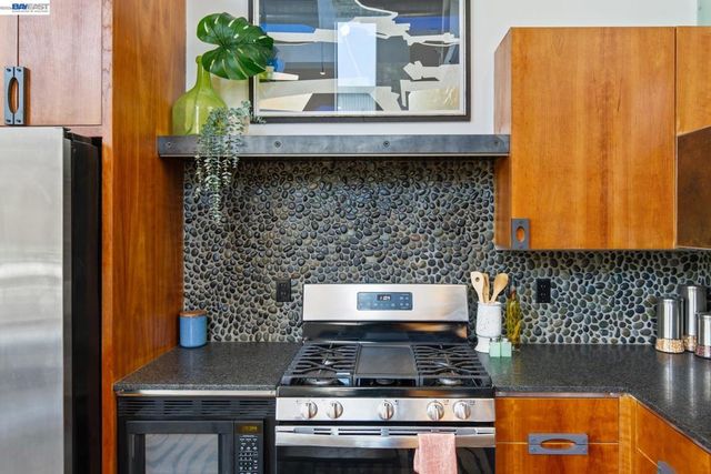 755 Folger Ave, Berkeley, CA 94710