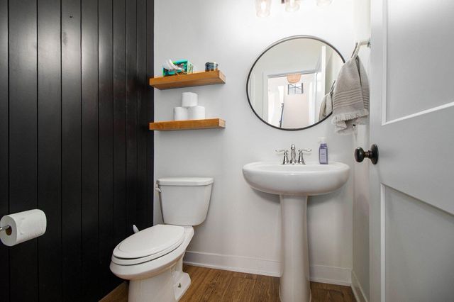 528 Hampton Manor Court, Valparaiso, IN 46385