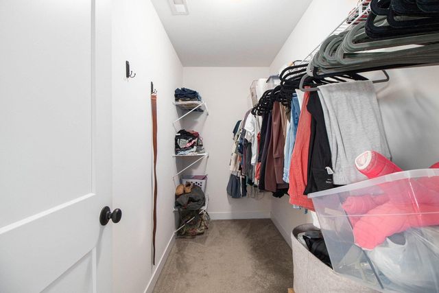 528 Hampton Manor Court, Valparaiso, IN 46385