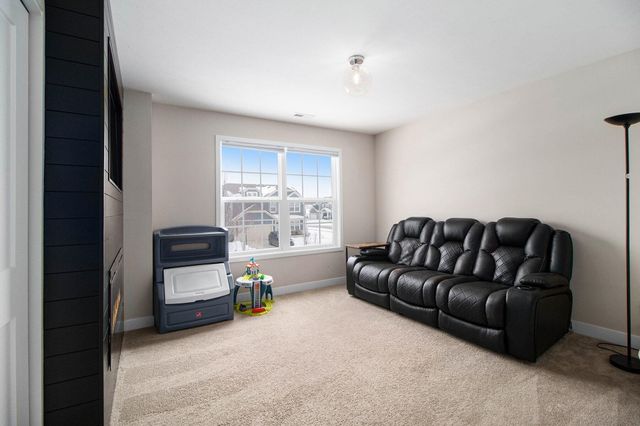 528 Hampton Manor Court, Valparaiso, IN 46385