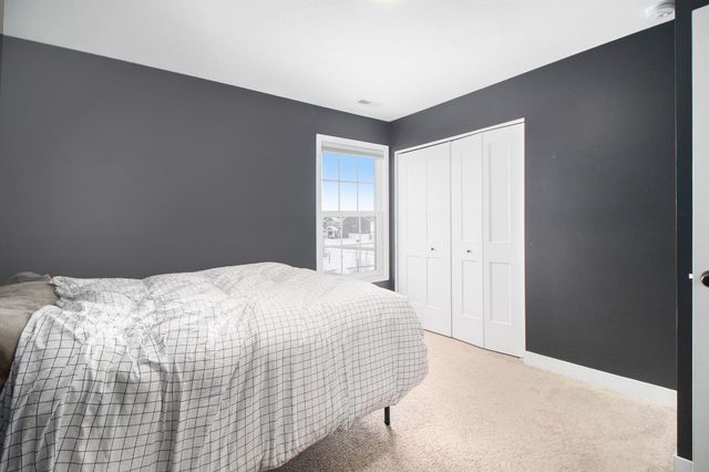 528 Hampton Manor Court, Valparaiso, IN 46385