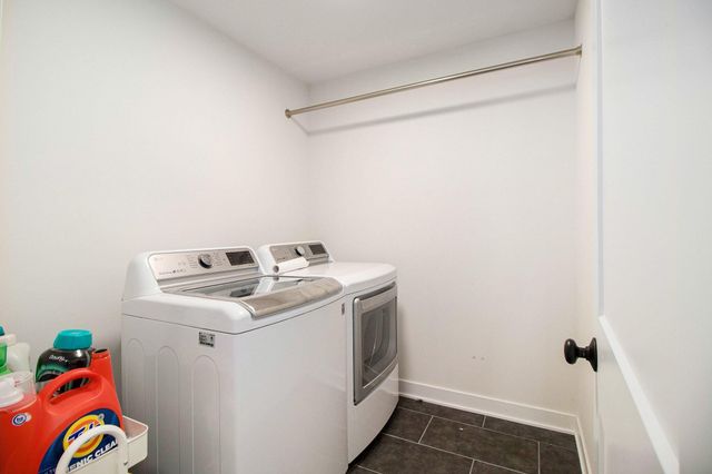 528 Hampton Manor Court, Valparaiso, IN 46385