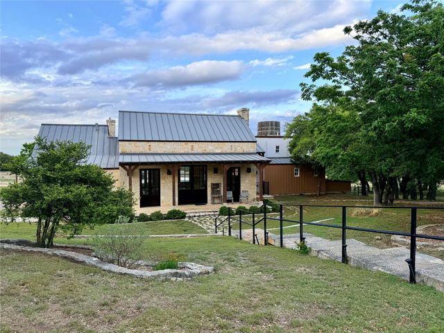 768 N Walnut Springs RD, Johnson City, TX 78636