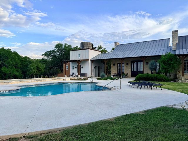 768 N Walnut Springs RD, Johnson City, TX 78636
