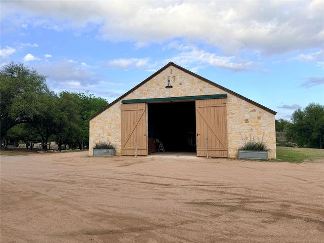 768 N Walnut Springs RD, Johnson City, TX 78636