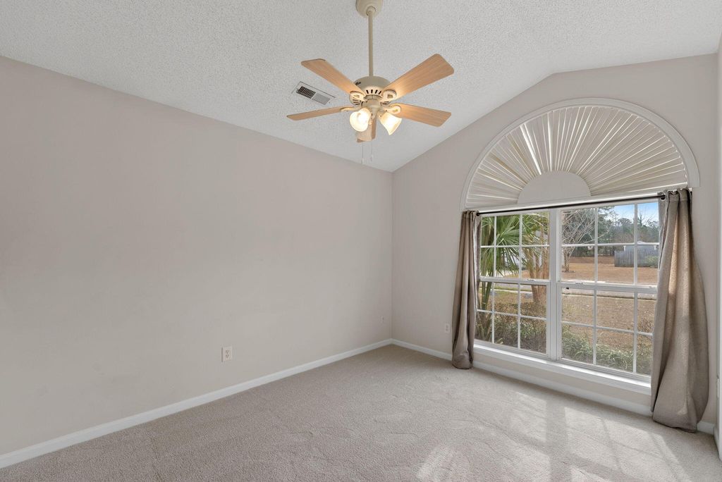 Image 15 of property listing at 327 Savannah River Drive, Summerville, SC 29485
