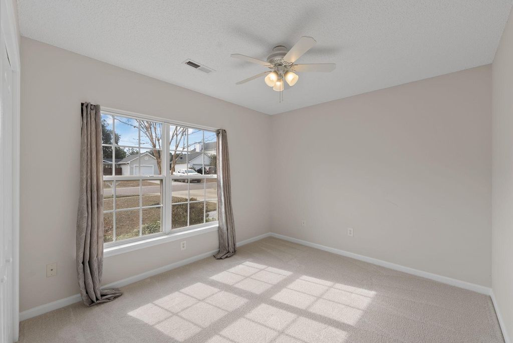 Image 16 of property listing at 327 Savannah River Drive, Summerville, SC 29485