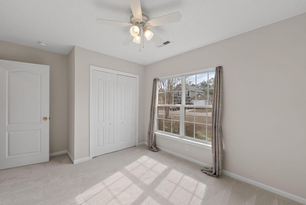 Image 17 of property listing at 327 Savannah River Drive, Summerville, SC 29485