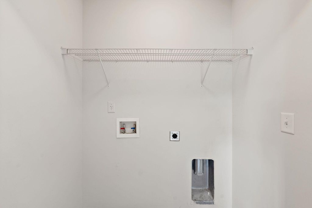 Image 18 of property listing at 327 Savannah River Drive, Summerville, SC 29485