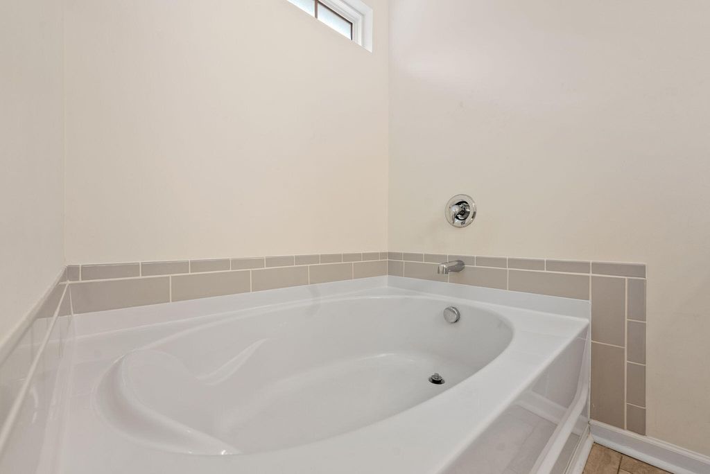 Image 26 of property listing at 327 Savannah River Drive, Summerville, SC 29485