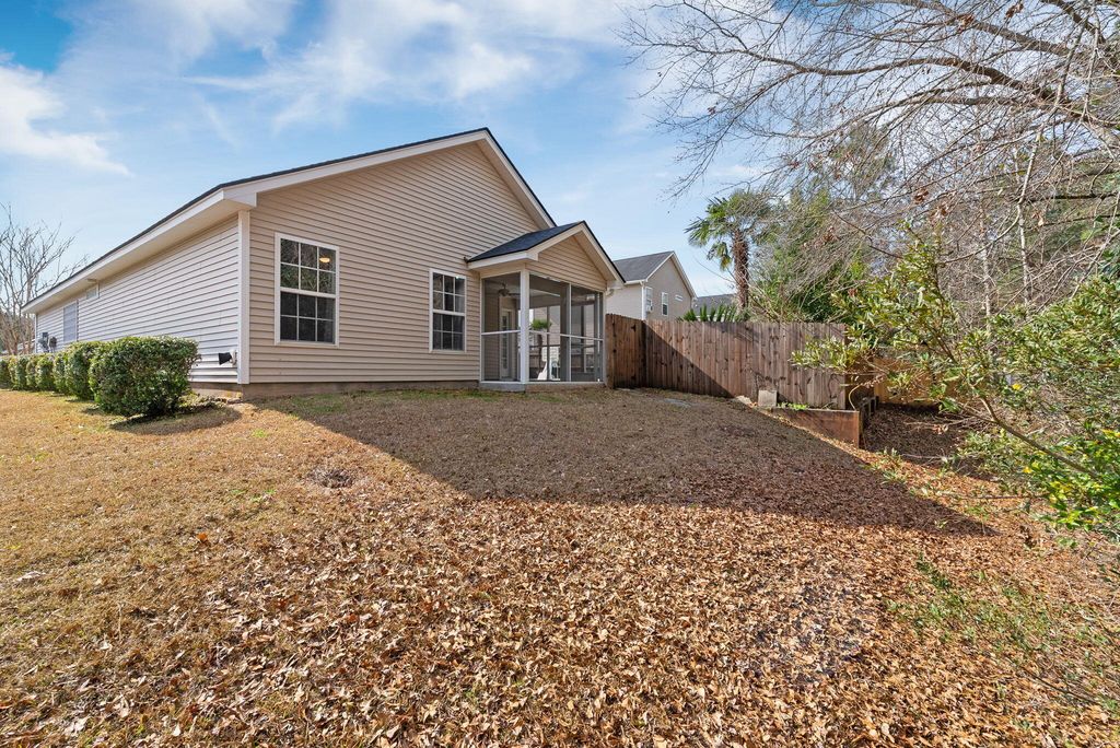 Image 37 of property listing at 327 Savannah River Drive, Summerville, SC 29485