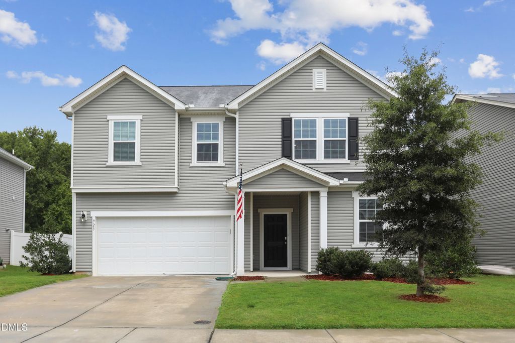 923 Avondale Drive, Clayton, NC 27520
