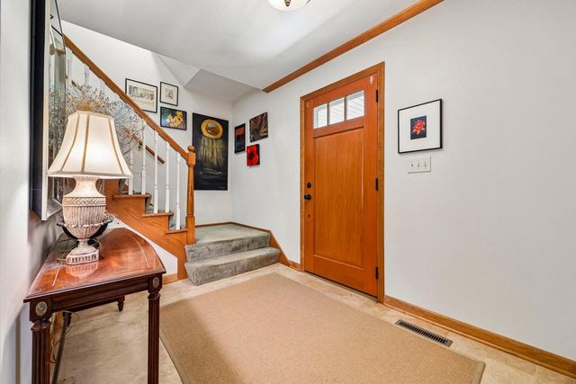 21700 Ann Rita DRIVE, Brookfield, WI 53045