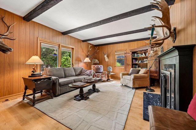21700 Ann Rita DRIVE, Brookfield, WI 53045