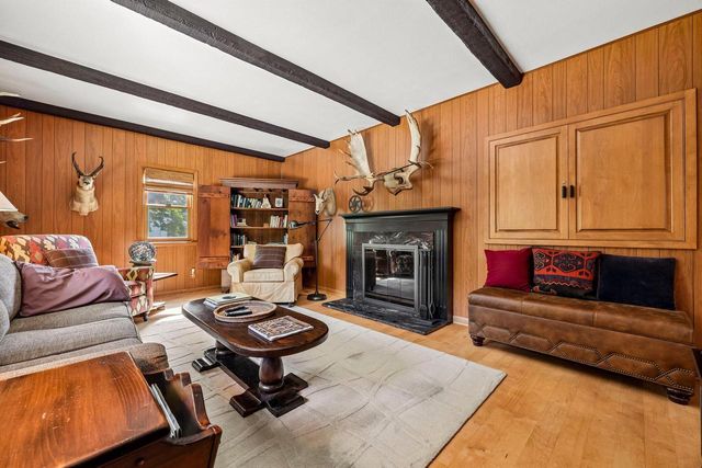 21700 Ann Rita DRIVE, Brookfield, WI 53045