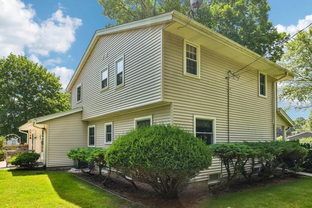 21700 Ann Rita DRIVE, Brookfield, WI 53045